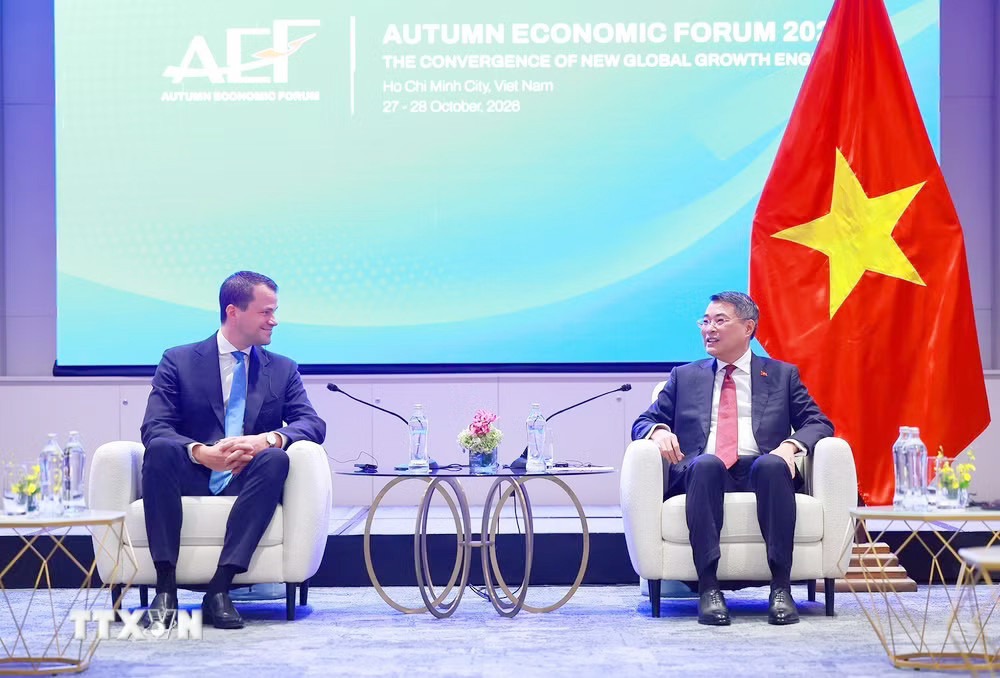 Thủ tướng Lê Minh Hưng tiếp Giám đốc điều hành Diễn đàn Kinh tế Thế giới (WEF) Stephan Mergenthaler