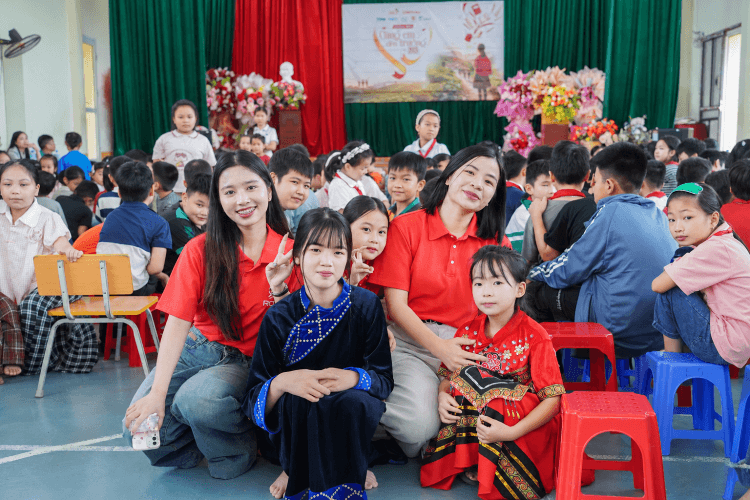 Một hoạt động “Cùng em tới trường” 2026.