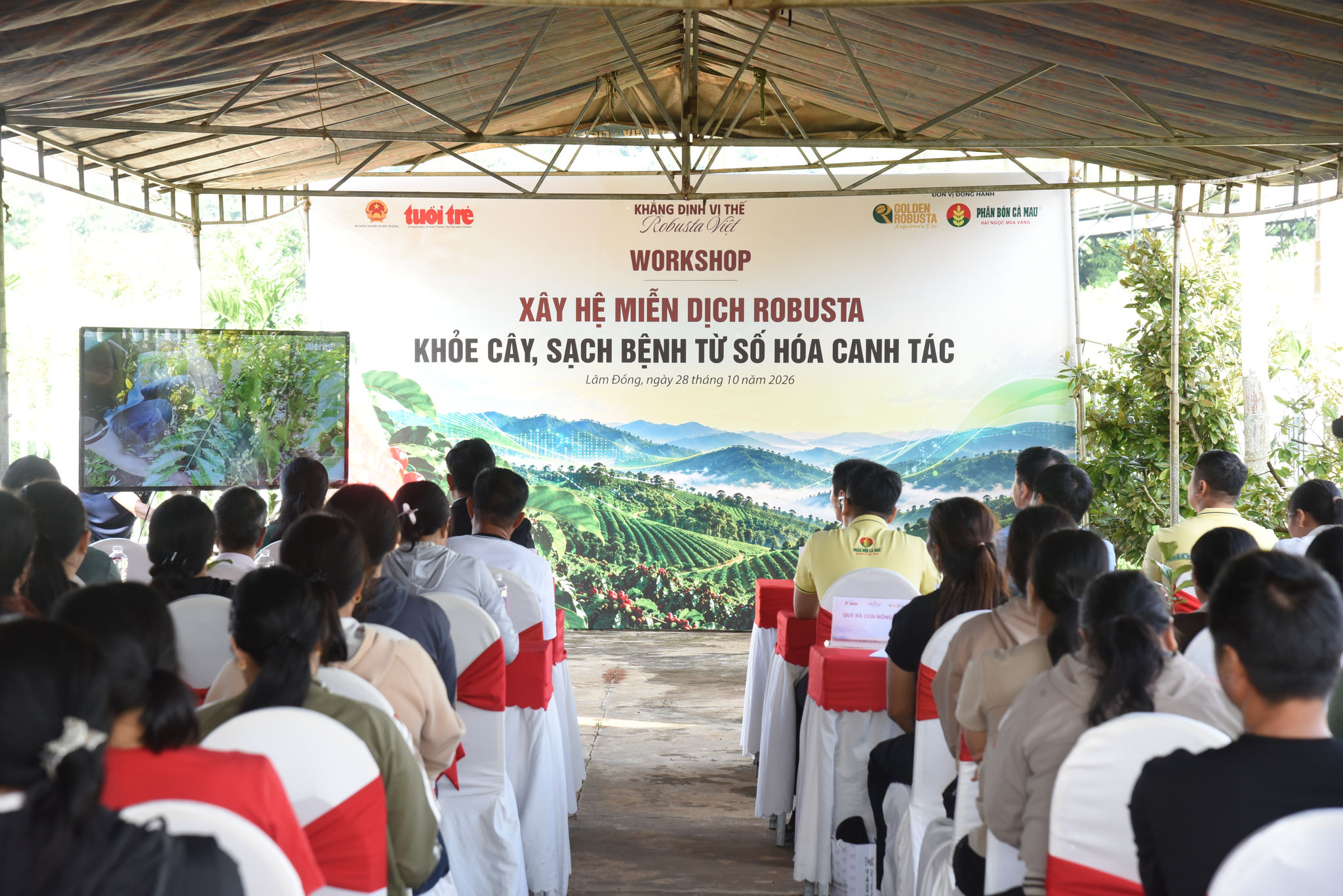 Workshop thu hút nhiều nông hộ địa phương tham gia tại Đắk Mil, tỉnh Lâm Đồng