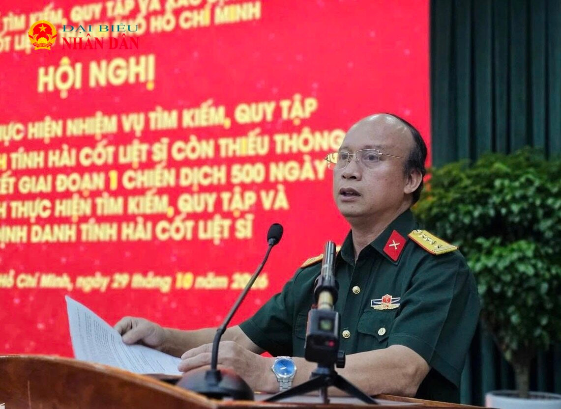 Phó Chính ủy Bộ Tư lệnh TP. Hồ Chí Minh, Đại tá Nguyễn Đình Chuẩn phát biểu