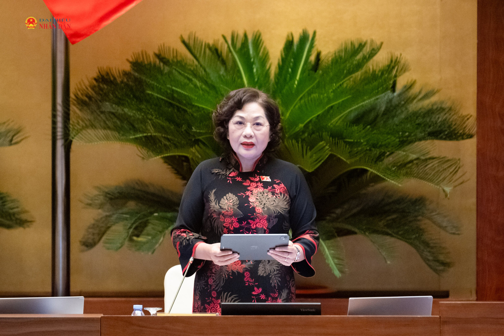 Phó Chủ tịch Quốc hội Nguyễn Thị Hồng điều hành nội dung phiên họp. Ảnh: Phạm Thắng