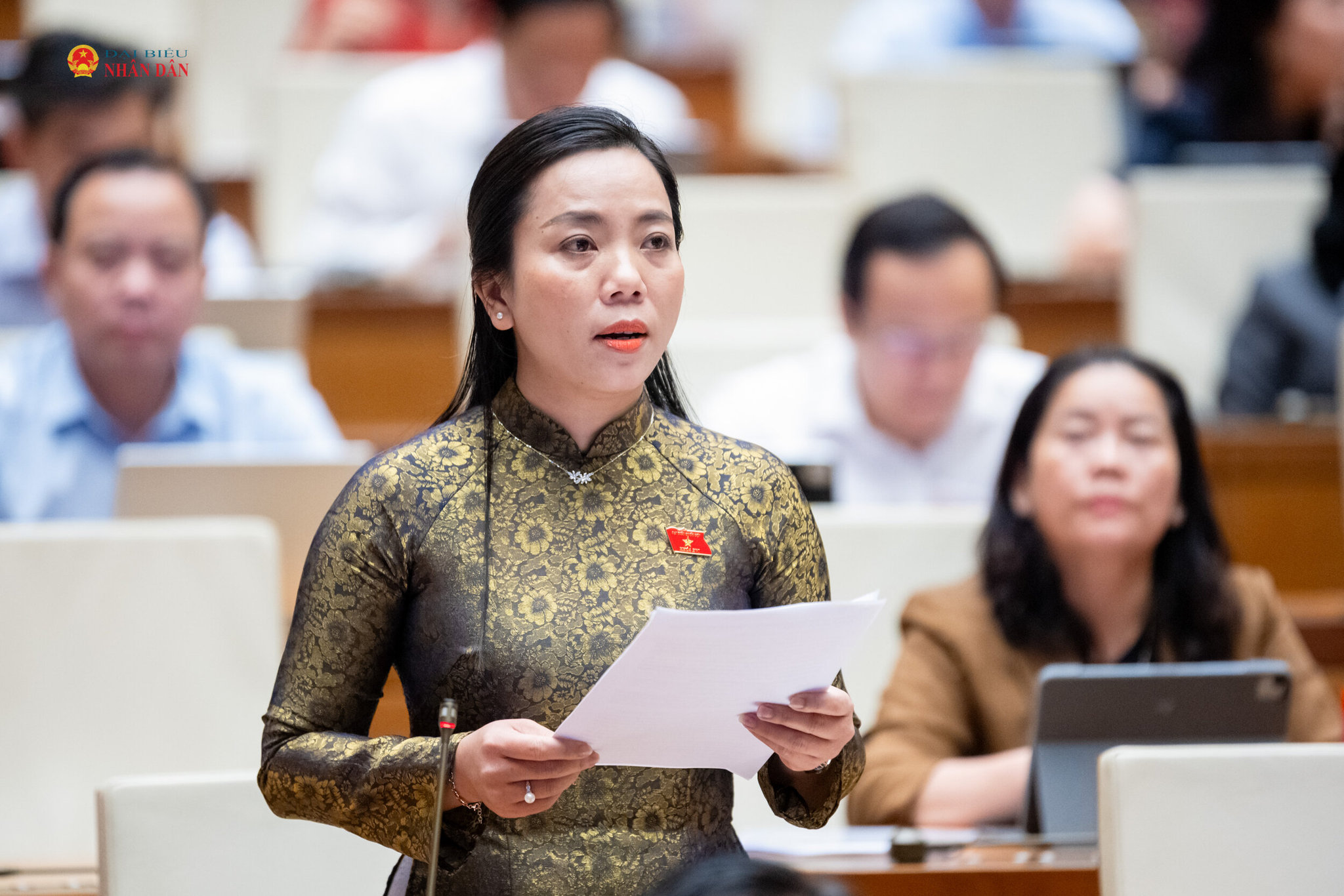 ĐBQH Triệu Thị Ngọc Diễm (TP. Cần Thơ) phát biểu thảo luận tại hội trường. Ảnh: Phạm Thắng
