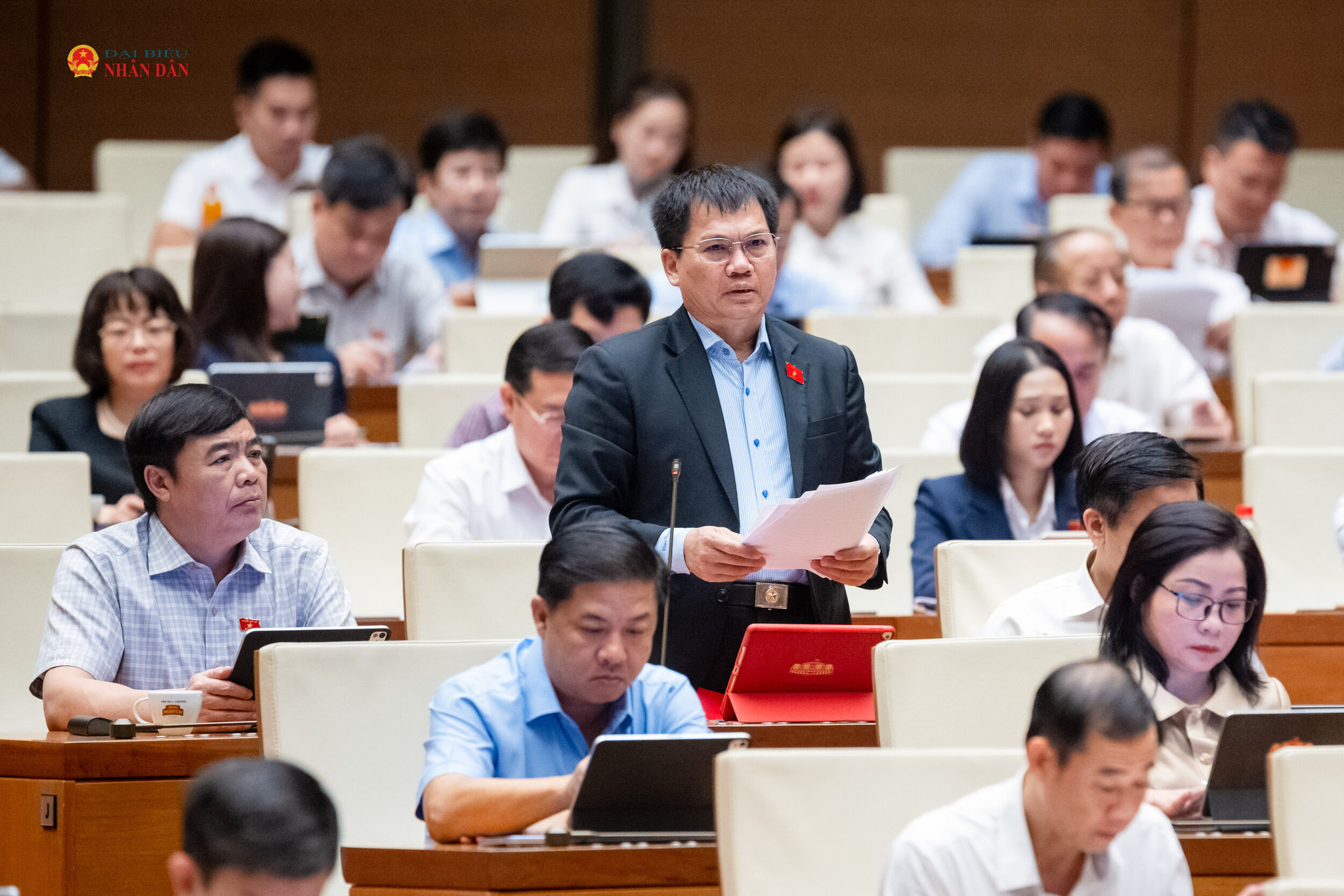 ĐBQH Dương Khắc Mai (Lâm Đồng) phát biểu thảo luận tại hội trường. Ảnh: Phạm Thắng