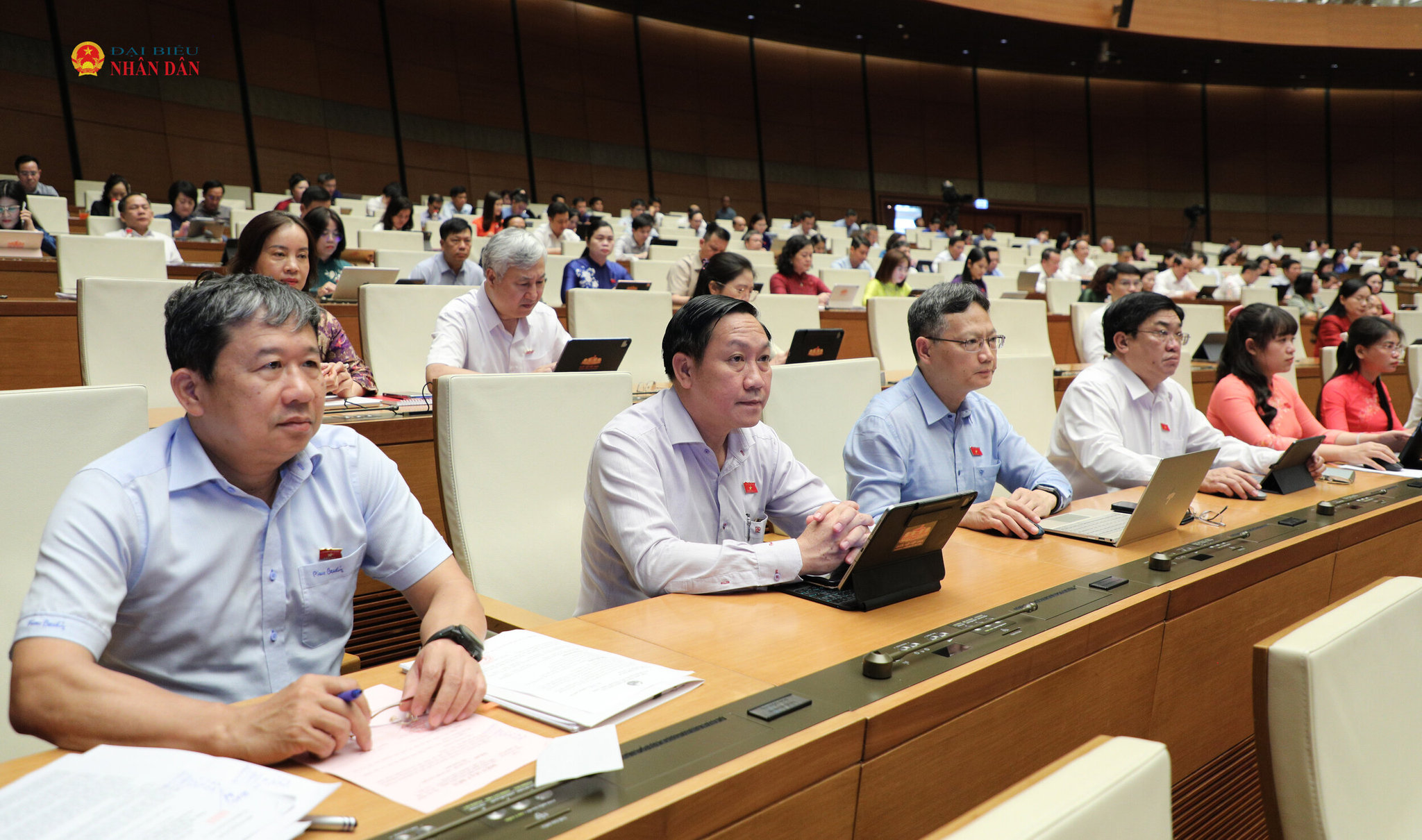Các đại biểu tham dự phiên họp