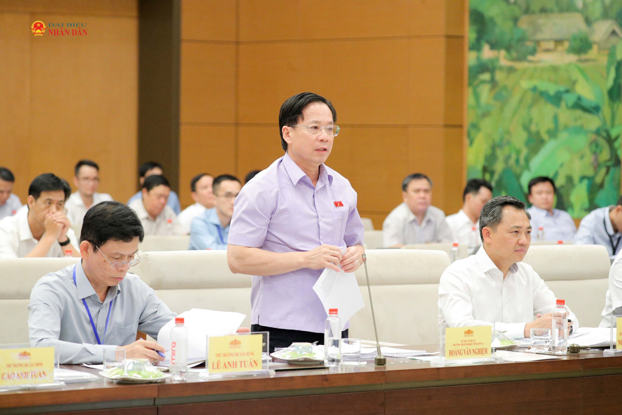 Bí thư tỉnh ủy Sơn La Hoàng Văn Nghiệm phát biểu. Ảnh Hồ Long