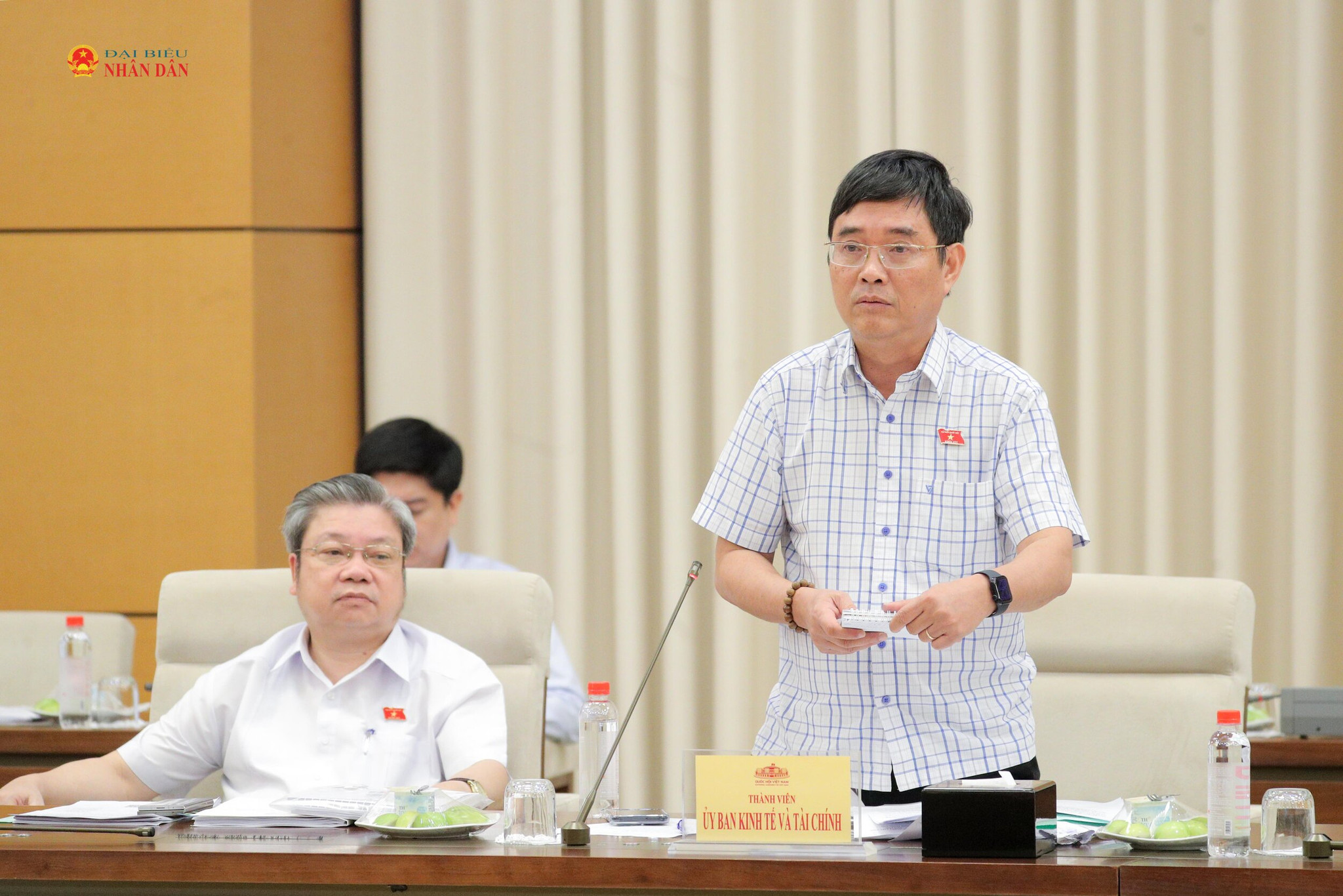 Đại biểu hoạt động chuyên trách tại Ủy ban Kinh tế và Tài chính Hoàng Quang Hàm. Ảnh Hồ Long
