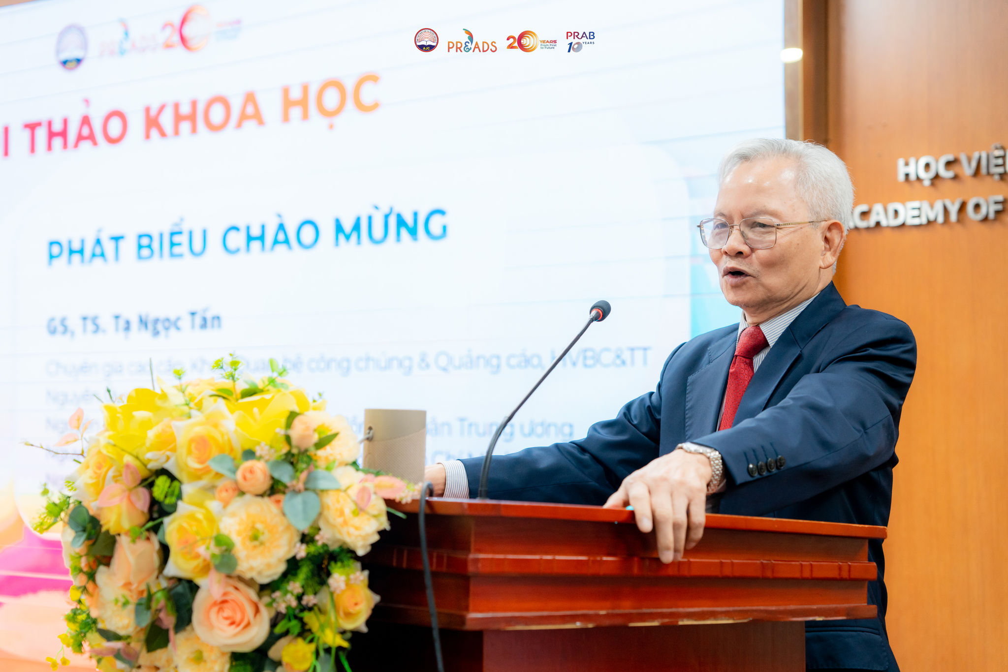 Gs TS Tạ Ngọc Tấn