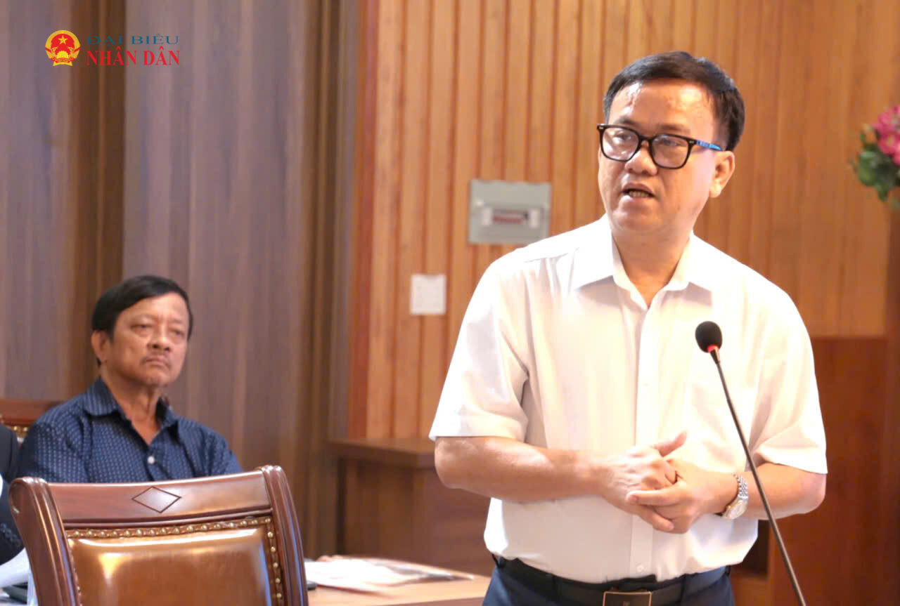 Tiến sĩ – BSCKII Huỳnh Minh Chín, Phó Giám đốc Sở Y tế TP. Hồ Chí Minh phát biểu tại tọa đàm