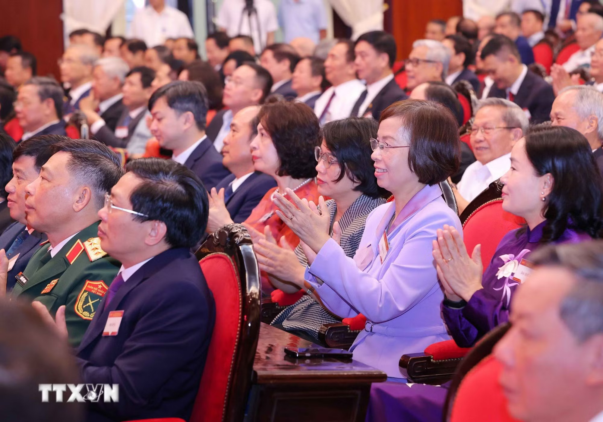 Các đại biểu dự buổi lễ