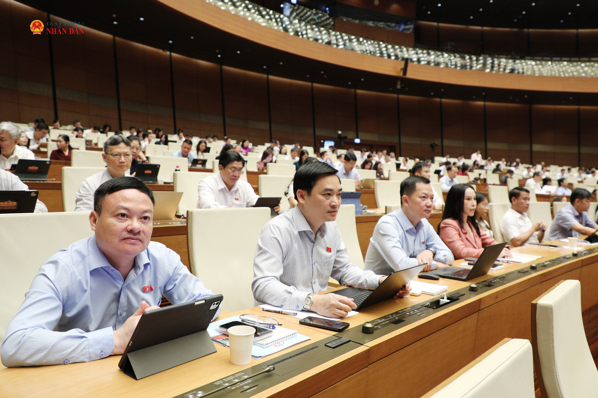 Các đại biểu tham dự phiên họp