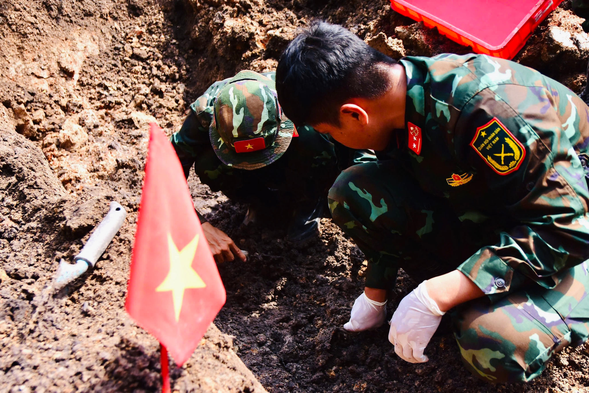 Từ ngày 23/6 đến hết ngày 30/10, tổng số hài cốt liệt sĩ được tìm kiếm, phát hiện và quy tập tại Công viên Lê Thị Riêng là 872, trong đó có 333 bộ kèm theo di vật