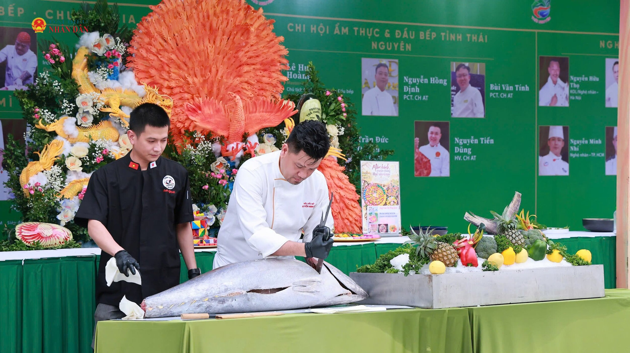 Món cá ngừ xông khói trà xanh là một trong những sáng tạo ẩm thực độc đáo tại chương trình