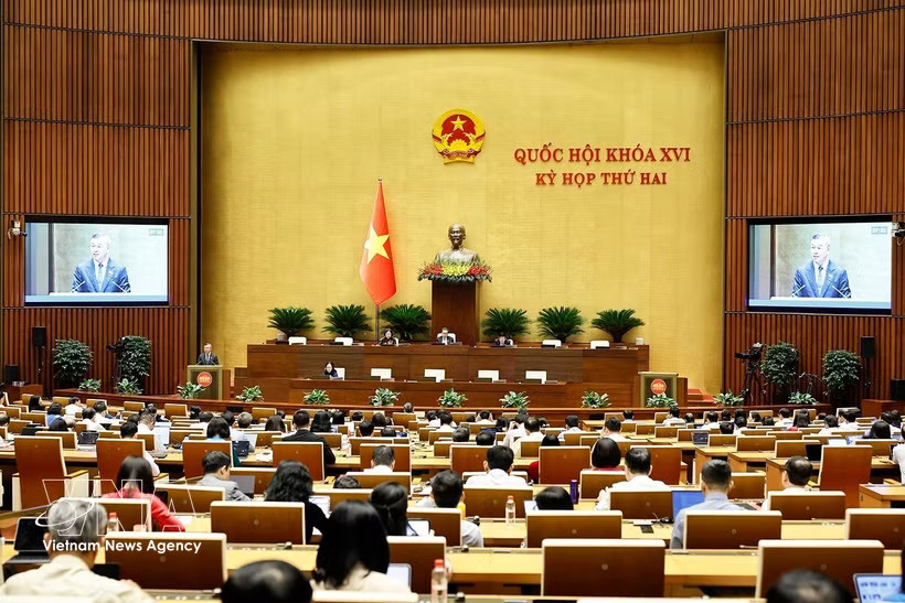 A plenary discussion of the 16th National Assembly’s second session on October 29. (Photo: VNA)