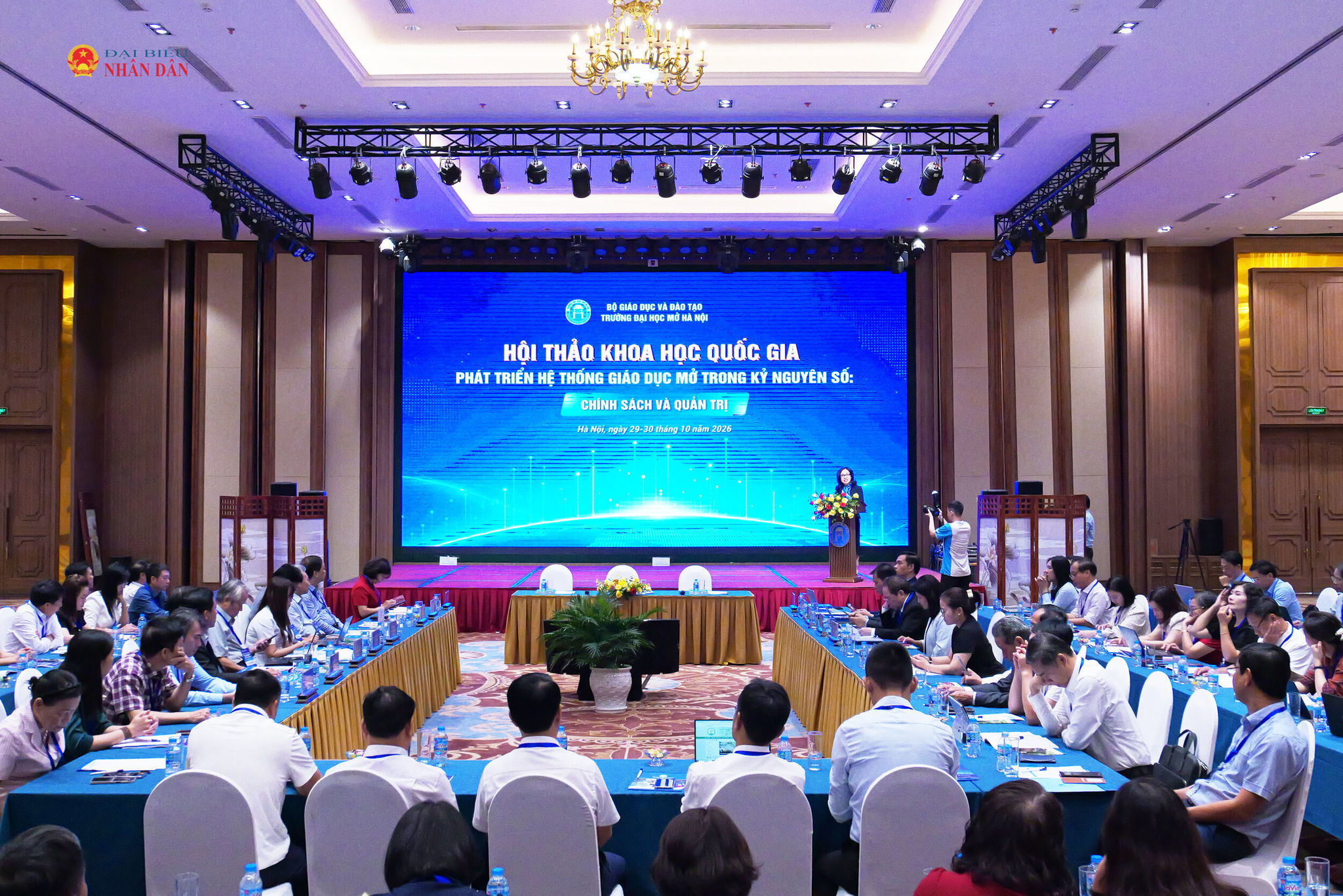 Theo PGS.TS Nguyễn Thị Nhung, phát triển giáo dục mở ở Việt Nam trước hết cần xác định rõ những vấn đề chính sách cần giải quyết