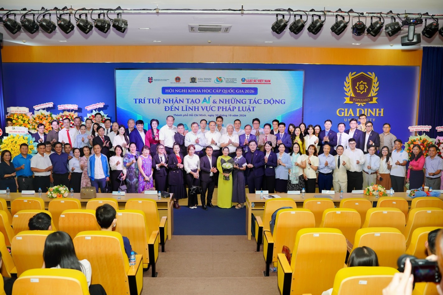Các đại biểu tham dự hội thảo khoa học quốc gia năm 2026 với chủ đề “Trí tuệ nhân tạo (AI) và những tác động đến lĩnh vực pháp luật”, do Khoa Khoa học xã hội và Ngôn ngữ Quốc tế, Trường Đại học Gia Định (GDU) tổ chức ngày 30/10/2026