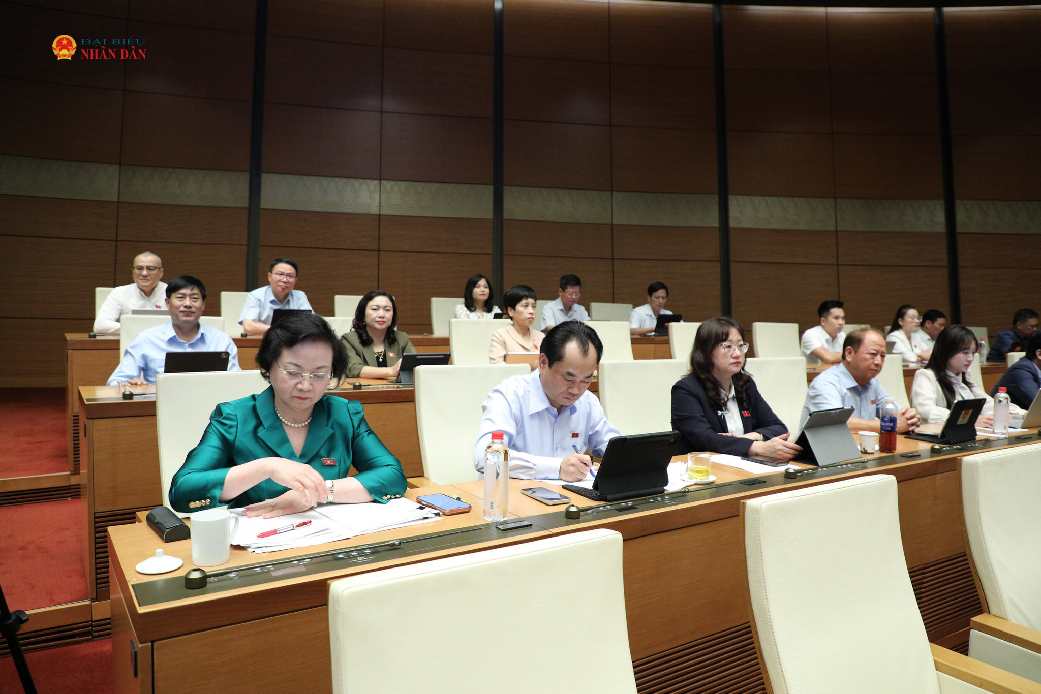 Các đại biểu tham dự phiên họp