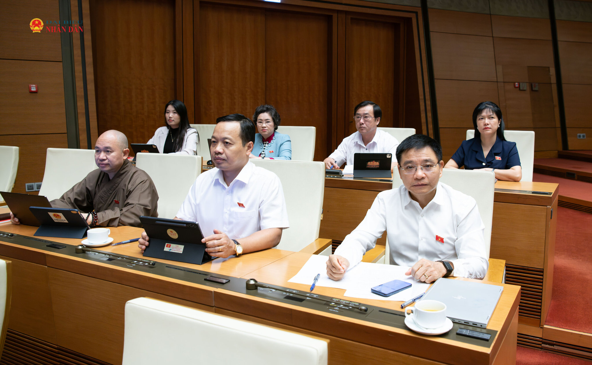 Các đại biểu tham dự phiên họp