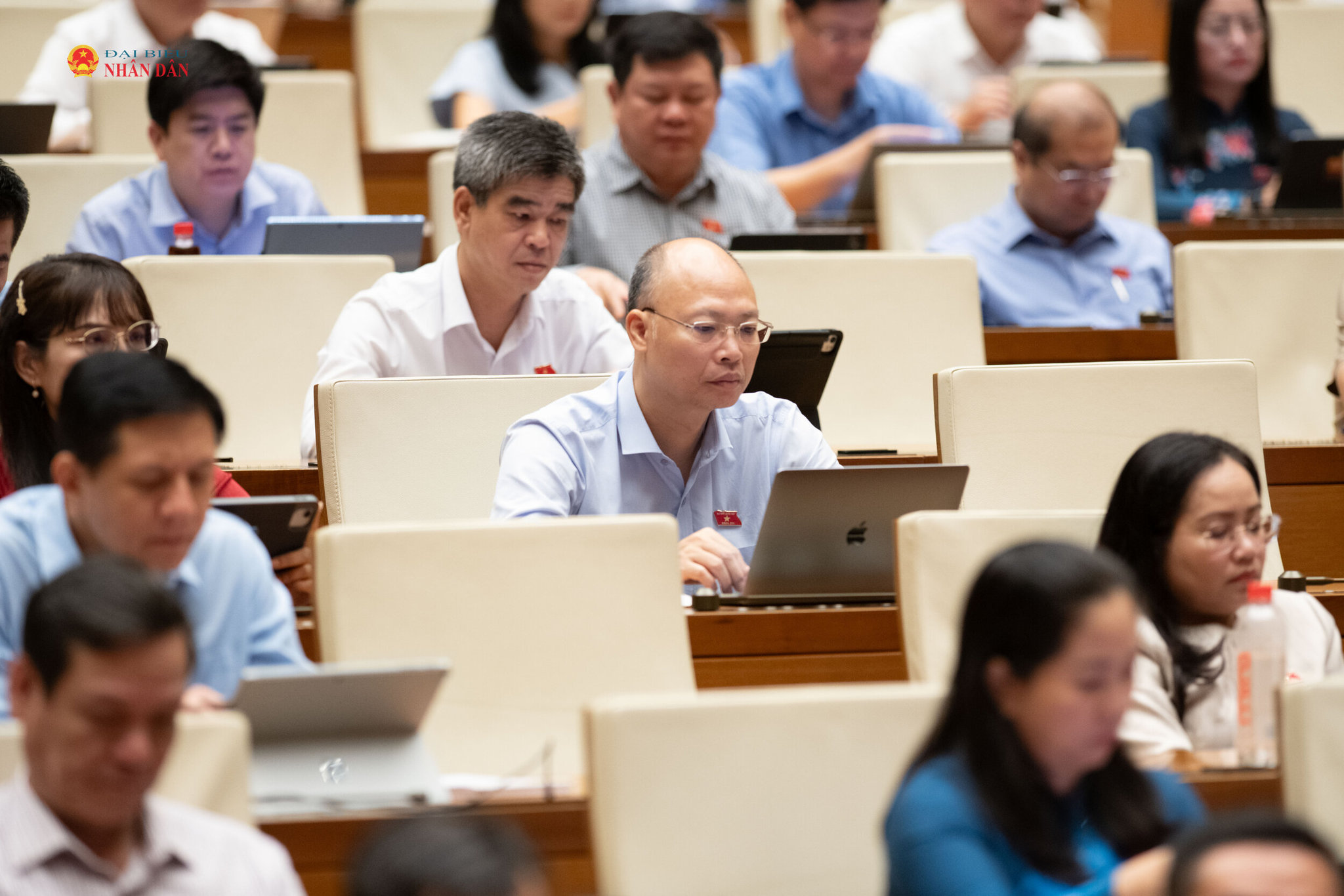 Các đại biểu tham dự phiên họp.2