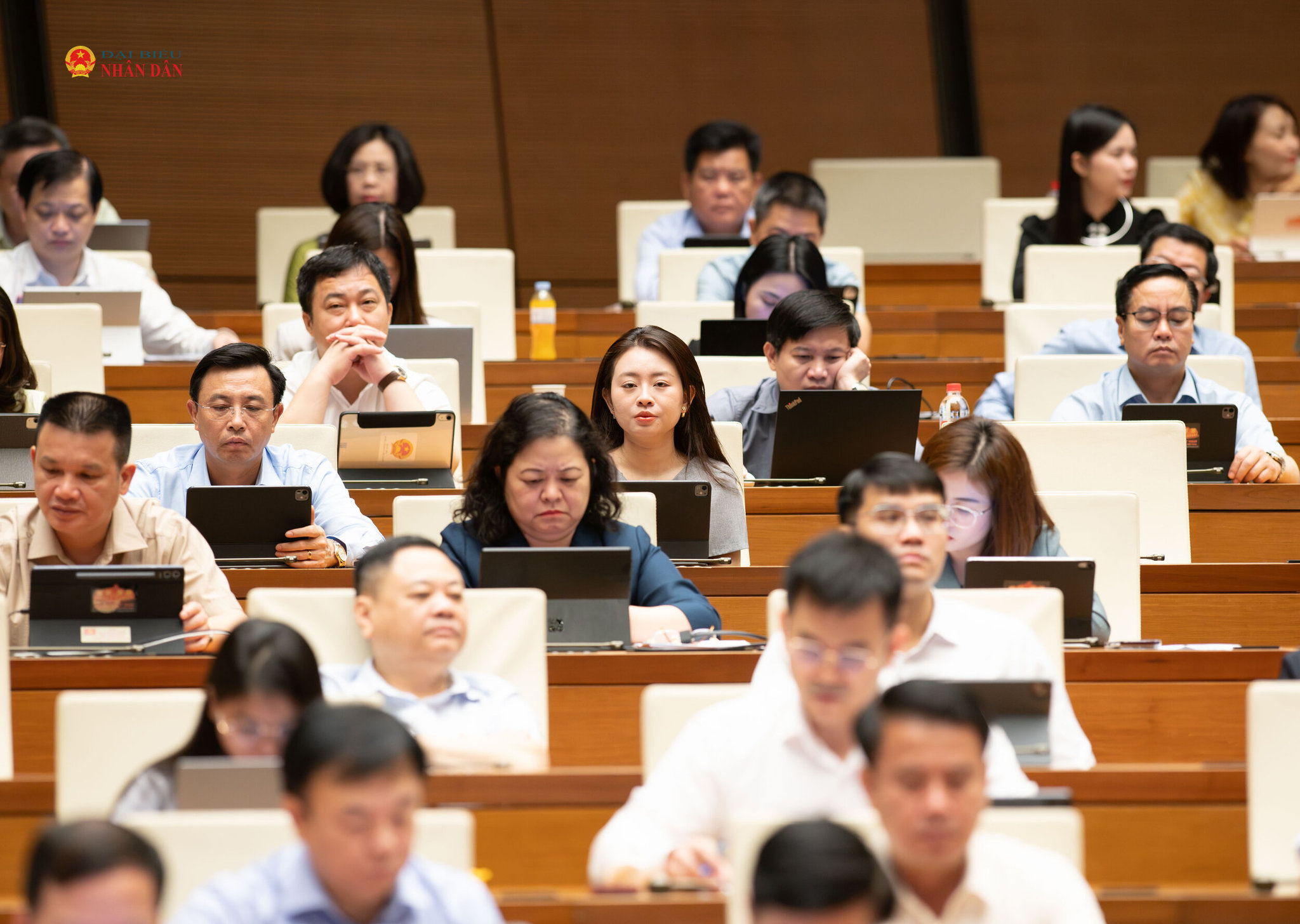 Các đại biểu tham dự phiên họp.5