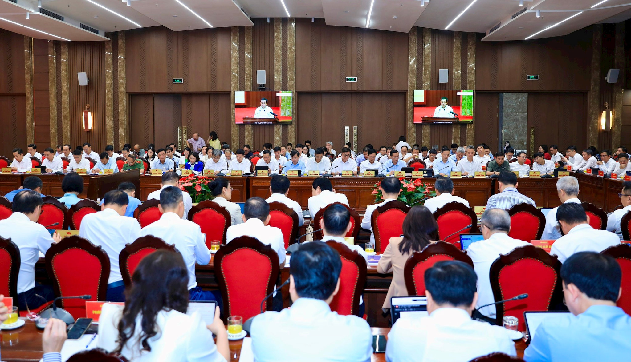 Các đại biểu tham dự hội nghị