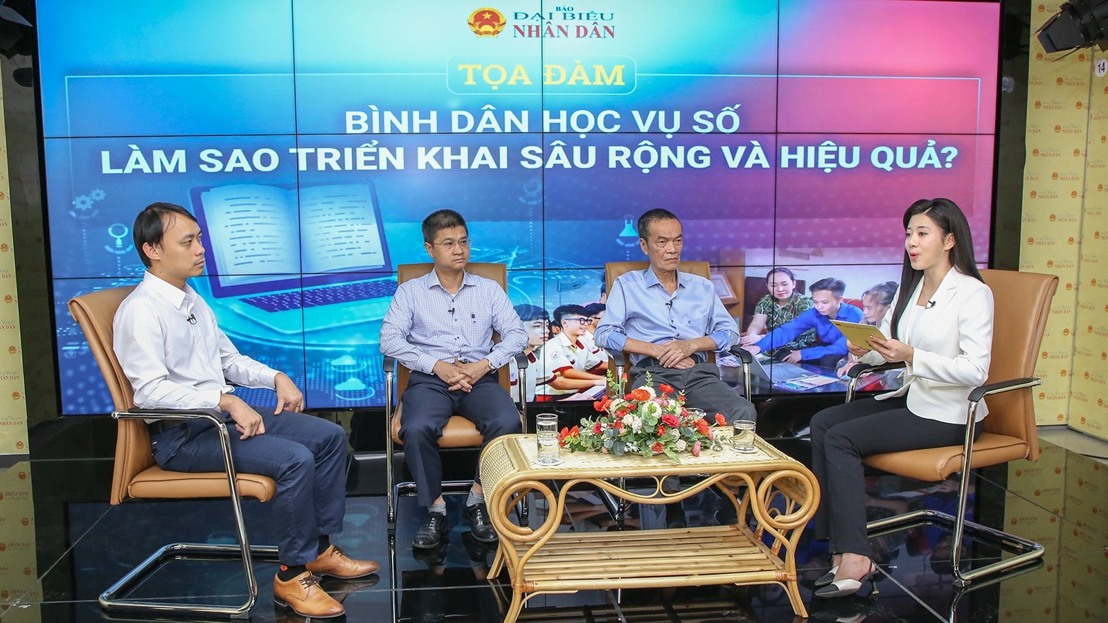 Tọa đàm "Bình dân học vụ số: Làm sao triển khai sâu rộng và hiệu quả?" do Báo Đại biểu Nhân dân tổ chức
