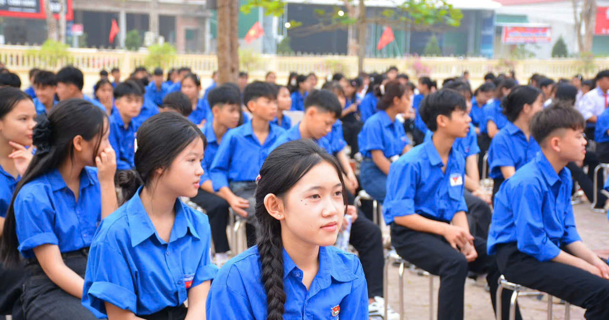 Sắp xếp trường học ở Nghệ An: Tinh gọn bộ máy nhưng không làm ảnh hưởng đến cơ hội học tập của học sinh