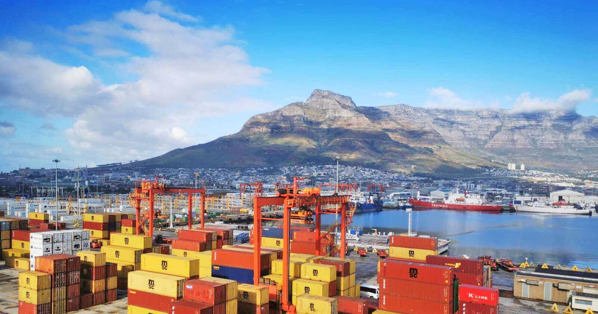 Nam Phi xây dựng hệ sinh thái logistics xanh kết nối nội địa