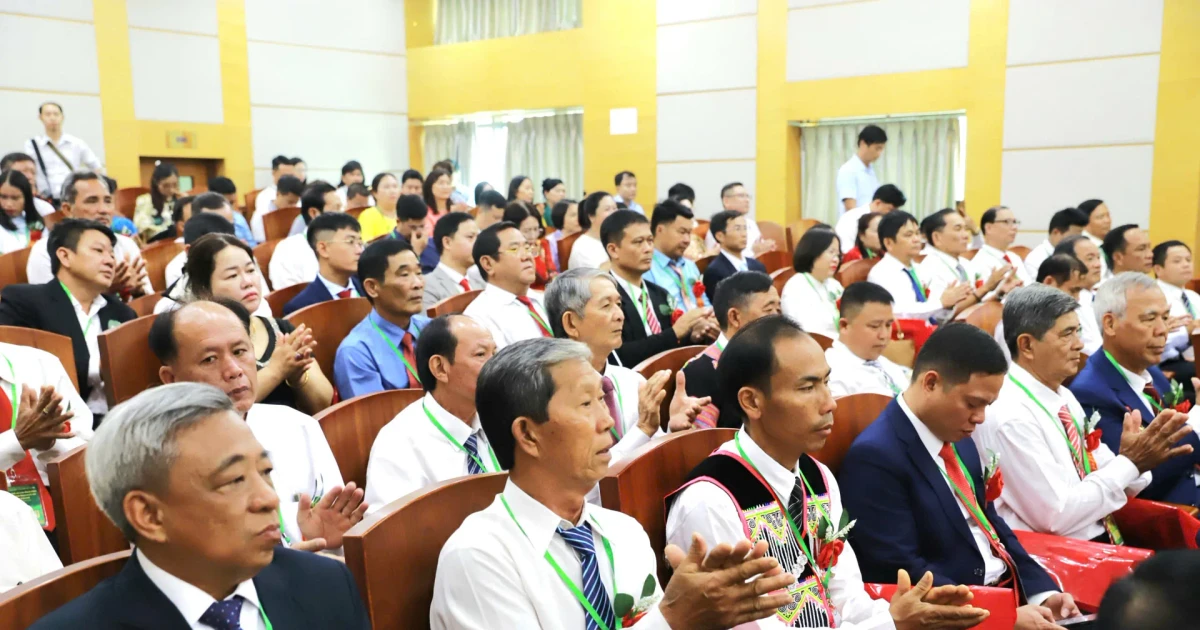 Gặp mặt 96 nông dân Việt Nam xuất sắc 40 năm Đổi mới