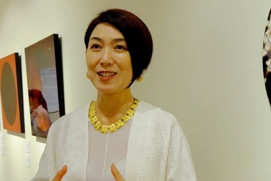 Nghệ sĩ Nhật yêu sơn mài và yêu Việt Nam