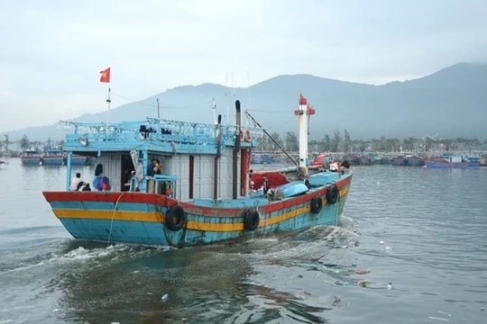 Những giờ khắc thiêng liêng ngoài khơi