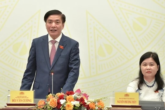 Tổng Thư ký Quốc hội Bùi Văn Cường chủ trì họp báo công bố kết quả Kỳ họp thứ Bảy, Quốc hội Khóa XV
