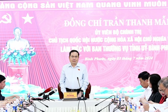 NA Chairman works with standing board of Binh Phuoc province's Party Committee