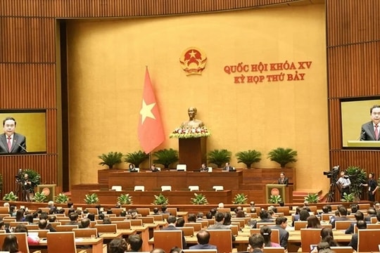 Chủ tịch Quốc hội Trần Thanh Mẫn ký ban hành 5 Nghị quyết của Quốc hội