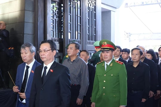 ĐBQH và đại biểu HĐND thành phố Hà Nội các khóa viếng Tổng Bí thư Nguyễn Phú Trọng