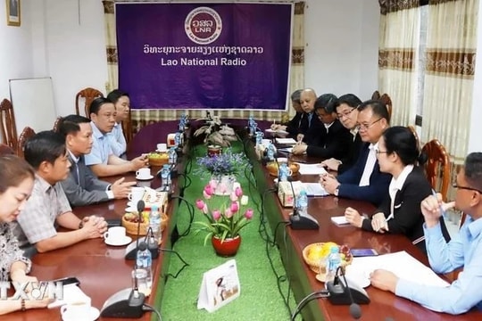 Laos commends cooperation between Vietnam, Lao Journalists Associations