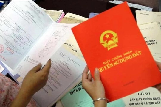 Giấy chứng nhận quyền sử dụng đất được đứng tên tối đa bao nhiêu người? 