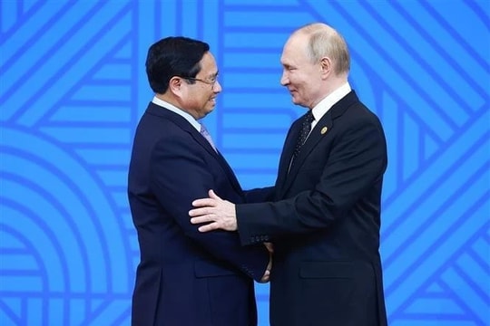 PM Pham Minh Chinh attends Russian President's welcome ceremony, reception