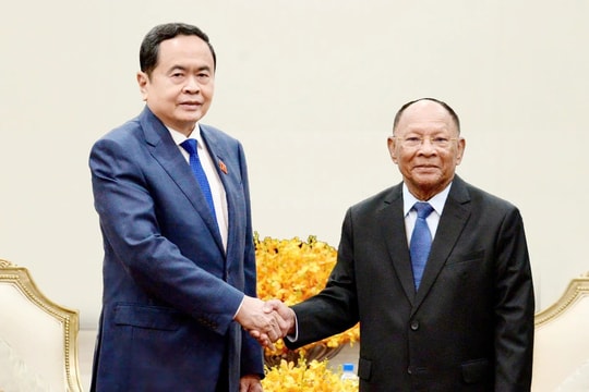 Chủ tịch Quốc hội Trần Thanh Mẫn gặp nguyên Chủ tịch Quốc hội Campuchia 