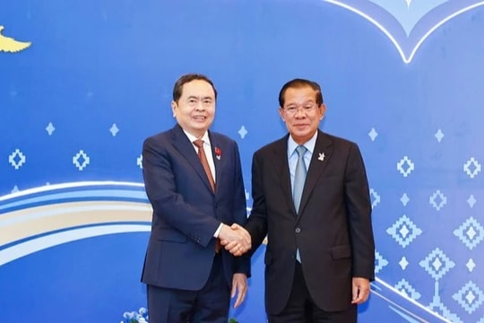 Chủ tịch Quốc hội Trần Thanh Mẫn và các trưởng đoàn chào xã giao lãnh đạo Campuchia nhân dịp dự IPTP 11