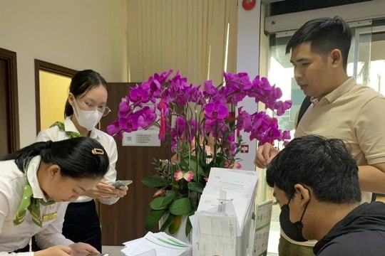 Vietcombank phục vụ khách hàng cập nhật sinh trắc học