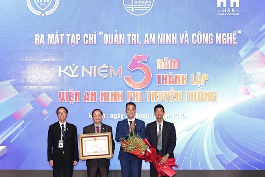 Viện An ninh phi truyền thống thuộc Trường Quản trị và Kinh doanh được tặng Bằng khen của Thủ tướng Chính phủ