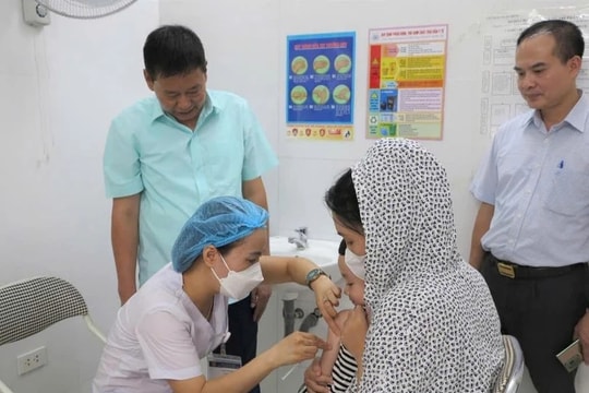 Bộ Y tế yêu cầu khẩn trương tiêm bù, vét vaccine phòng sởi cho trẻ 