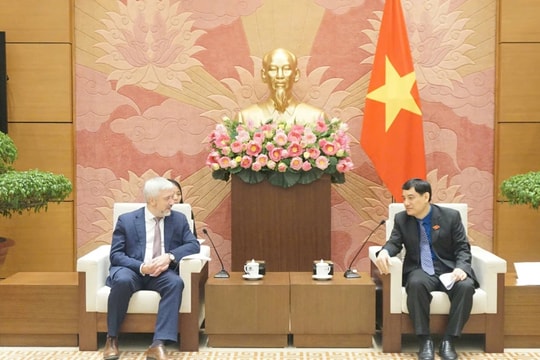 Chủ nhiệm Ủy ban Văn hóa, Giáo dục Nguyễn Đắc Vinh tiếp Đoàn đại biểu Liên bang Nga