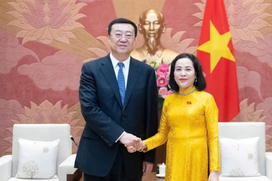 Phó Chủ tịch Quốc hội Nguyễn Thị Thanh tiếp Đoàn công tác Khu tự trị Duy Ngô Nhĩ Tân Cương, Trung Quốc