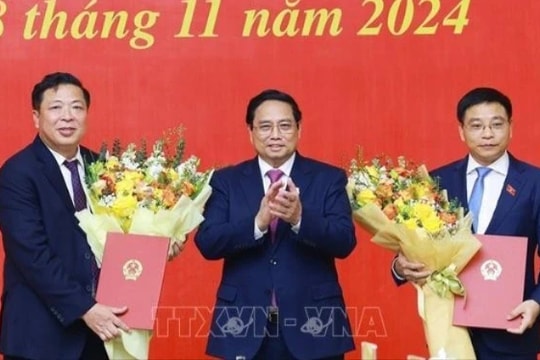 Thủ tướng Phạm Minh Chính trao quyết định bổ nhiệm Bộ trưởng Bộ Tài chính và Bộ trưởng Bộ Giao thông vận tải