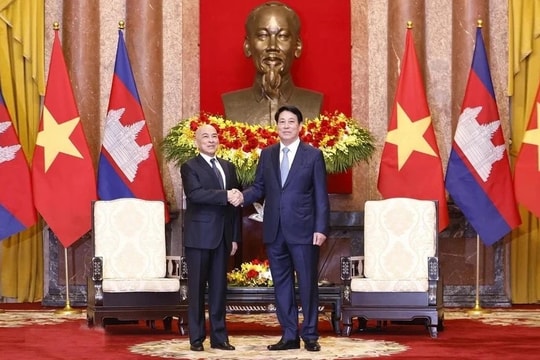 Quốc vương Campuchia kết thúc tốt đẹp chuyến thăm cấp Nhà nước tới Việt Nam