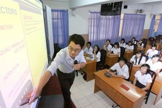 Thử nghiệm dạy và học môn Toán, Khoa học, Sinh học bằng tiếng Anh