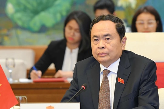 Chủ tịch Quốc hội Singapore Seah Kian Peng chào mừng chuyến thăm của Chủ tịch Quốc hội Trần Thanh Mẫn