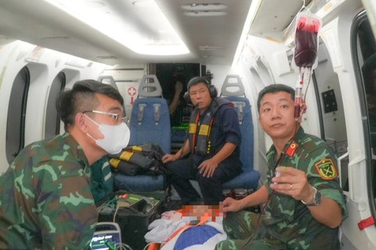 Dùng trực thăng bay cấp cứu, kịp thời đưa bệnh nhân từ đảo về đất liền thành công 
