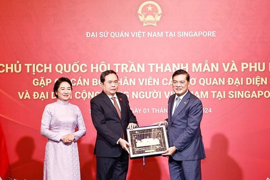 Chủ tịch Quốc hội Trần Thanh Mẫn gặp gỡ đại diện cộng đồng người Việt Nam tại Singapore 